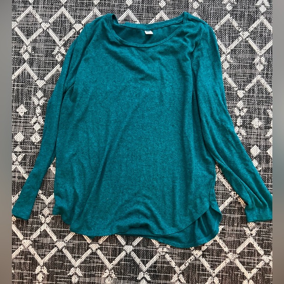 Old navy sweater top - Picture 2 of 4